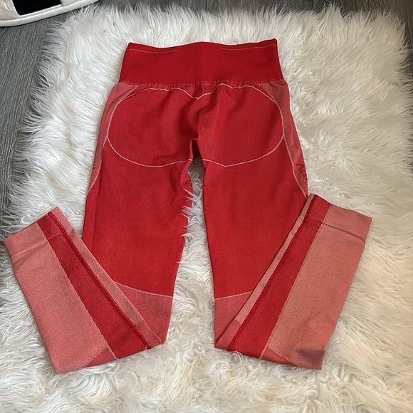Red Gymshark leggings - Picture 2 of 2